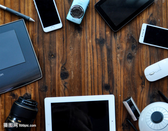 平鋪拍攝的電子產品